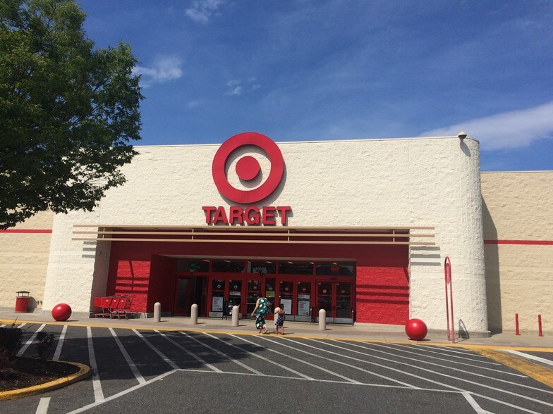 More Photos Of 10402-10698 Campus Way S, Largo Unknown For Lease