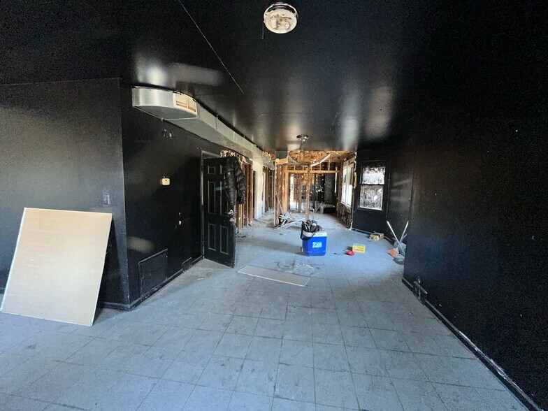 More Photos Of 1137 W Garfield Blvd, Chicago Storefront Retail Residential For Sale