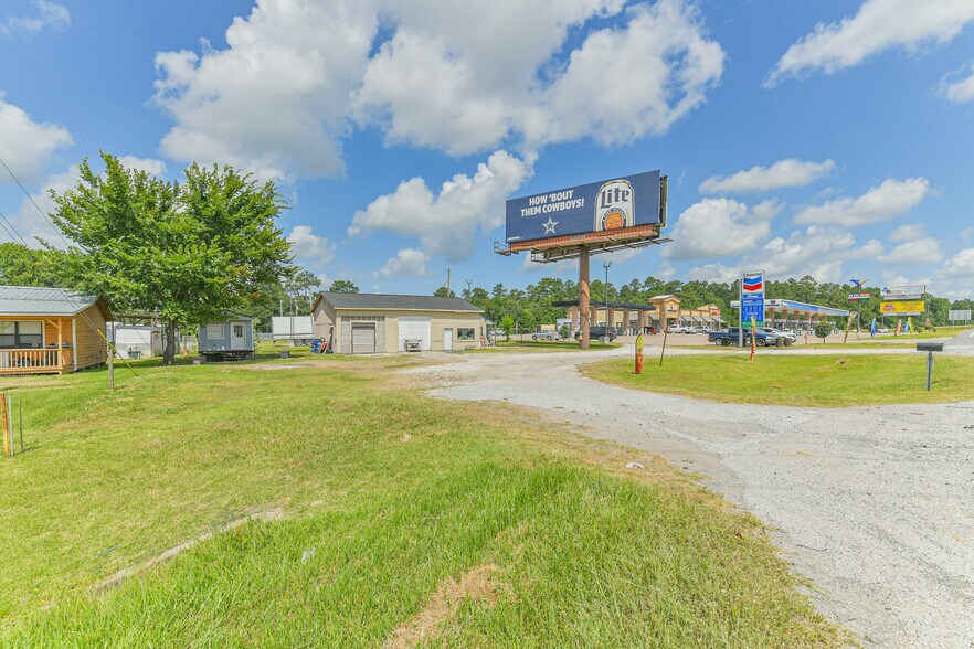 More Photos Of 6736 US Highway 59 S, Goodrich Freestanding For Sale