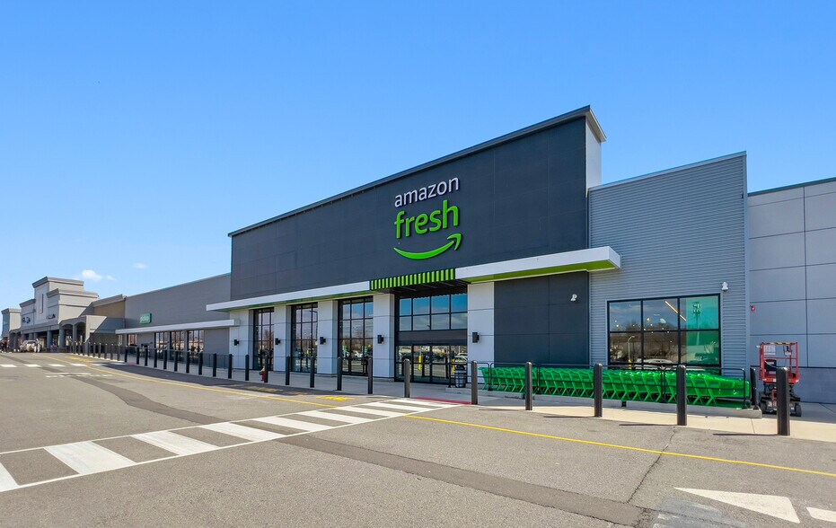 More Photos Of 2-4 Memorial Dr, Lodi Unknown For Lease