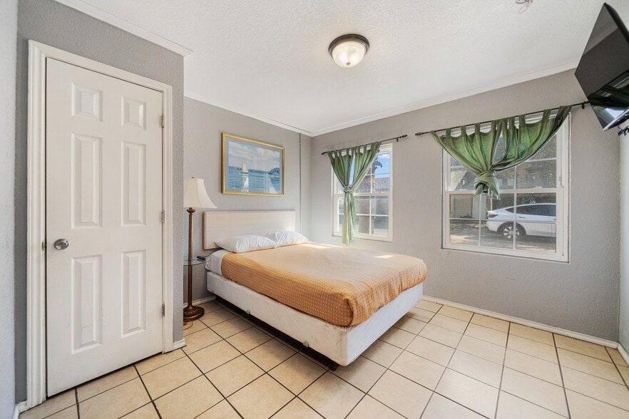 More Photos Of 309 S Fulton Beach Rd, Rockport Hotel For Sale