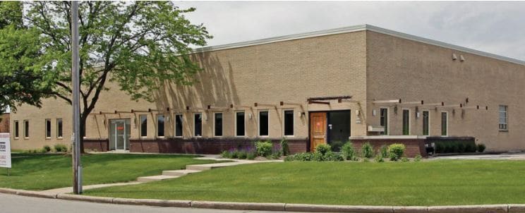 Primary Photo Of W142N9039-W142N9041 Fountain Blvd, Menomonee Falls Service For Lease