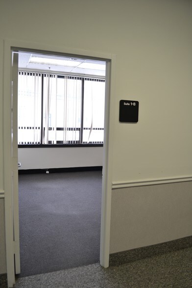 More Photos Of 700 Grand Ave, Ridgefield Warehouse For Lease