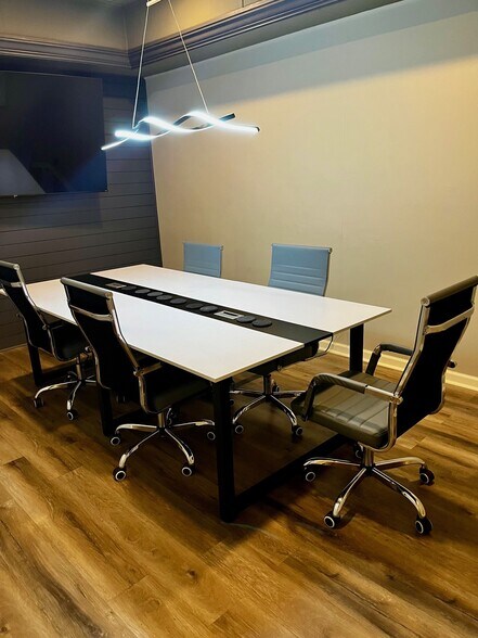 More Photos Of 127 Hemlock St, Columbus Office For Sale