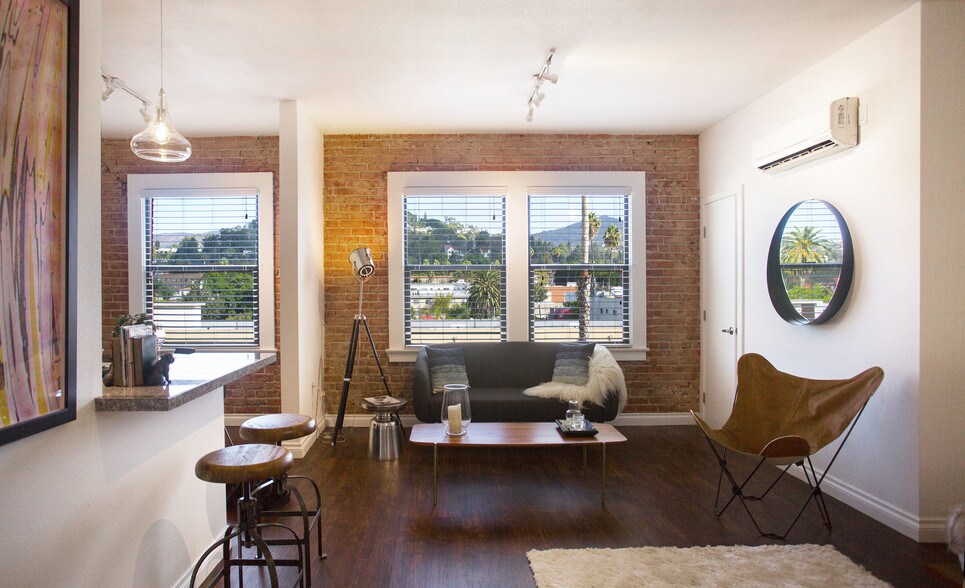More Photos Of 5529-5533 Hollywood Blvd, Los Angeles Apartments For Lease