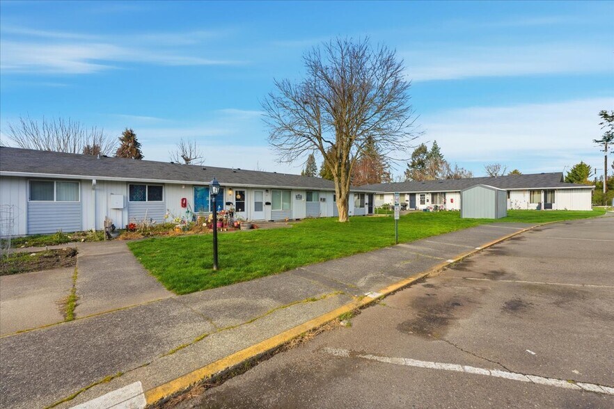 More Photos Of 1100-1105 S Pearl St, Centralia Apartments For Sale