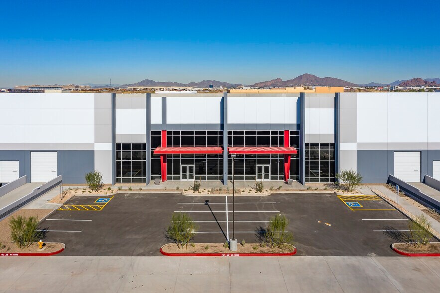 More Photos Of 4250 E Superior Ave, Phoenix Warehouse For Lease