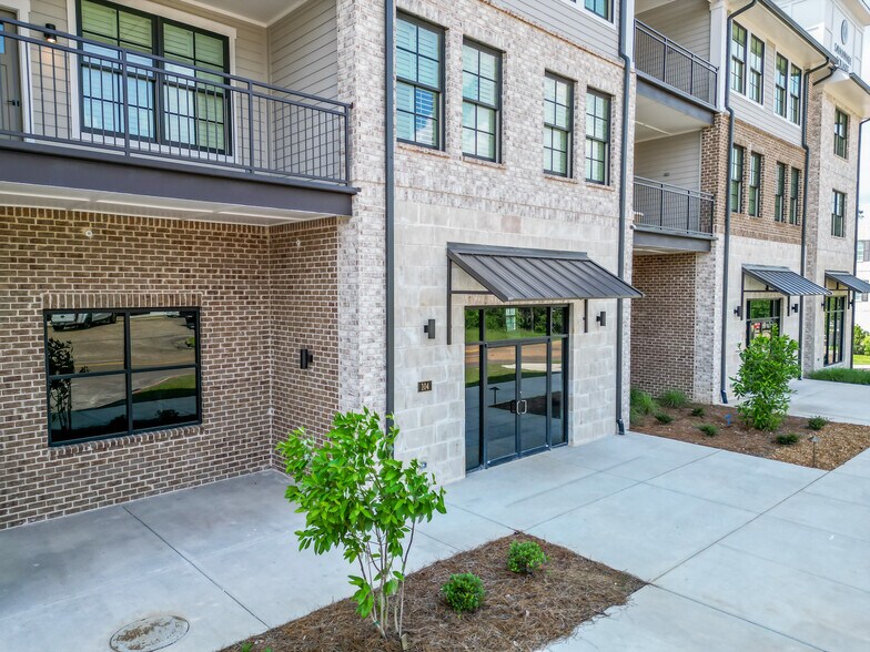 More Photos Of 1004 N Lamar Blvd, Oxford Apartments For Lease