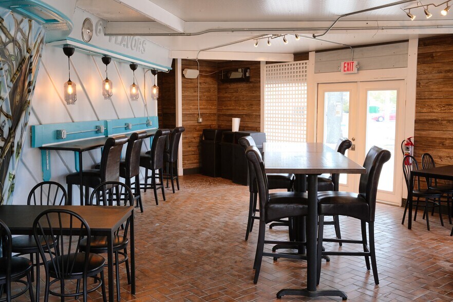 More Photos Of 5804 54th Ave N, Kenneth City Restaurant For Lease