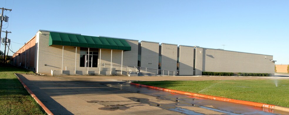 More Photos Of 8505 Chancellor Row, Dallas Industrial For Lease