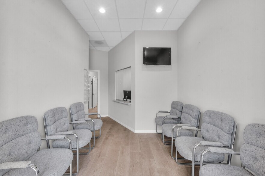 More Photos Of 8882 Royal Palm Blvd, Coral Springs Healthcare For Lease
