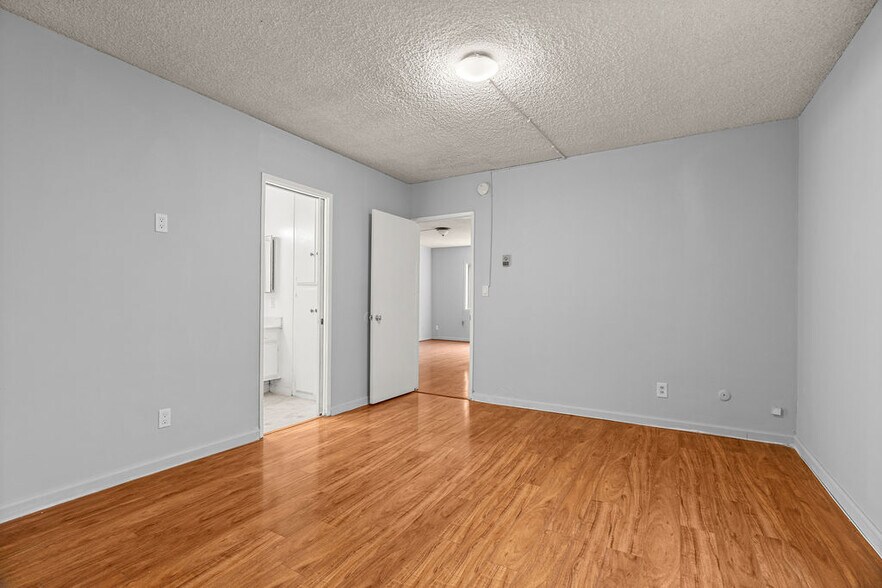More Photos Of 1825 N Gramercy Pl, Los Angeles Apartments For Sale