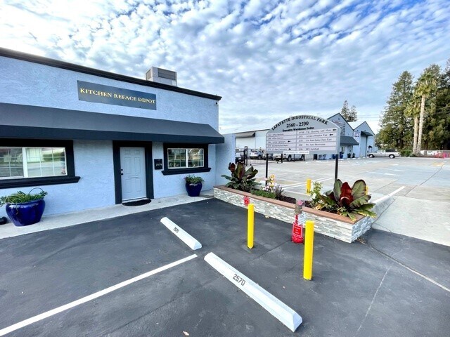More Photos Of 2560-2590 Lafayette St, Santa Clara Warehouse For Lease