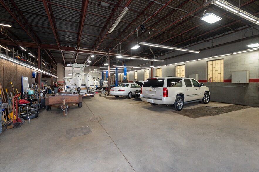 More Photos Of 73-77 Connecticut Blvd, East Hartford Freestanding For Lease