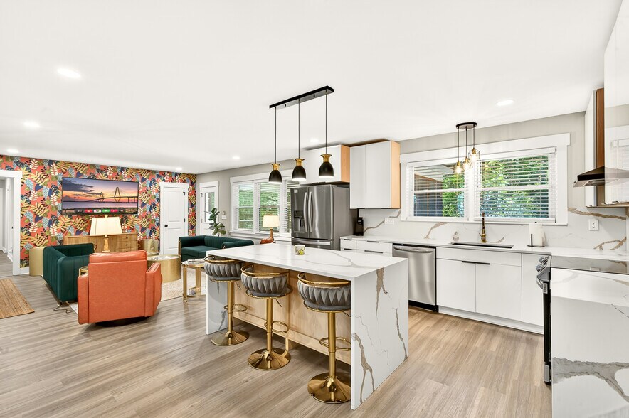 More Photos Of 1120 Central Ave, Summerville Office For Sale