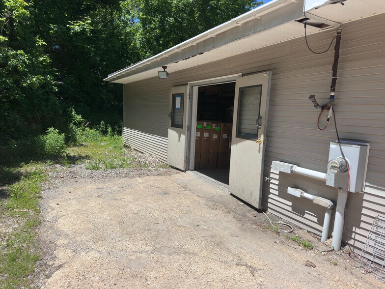 More Photos Of 166 Worcester Rd, Charlton Office For Lease
