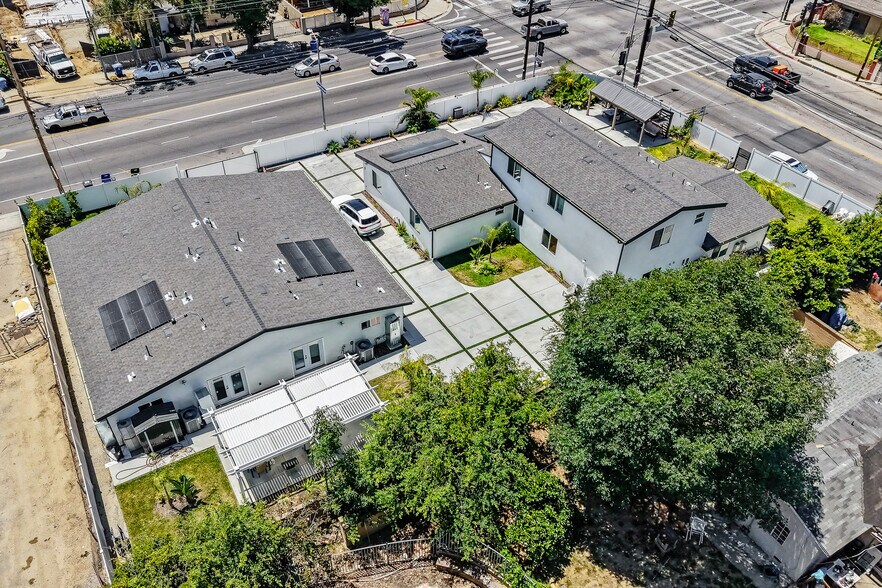 More Photos Of 18853 Saticoy St, Reseda Apartments For Sale