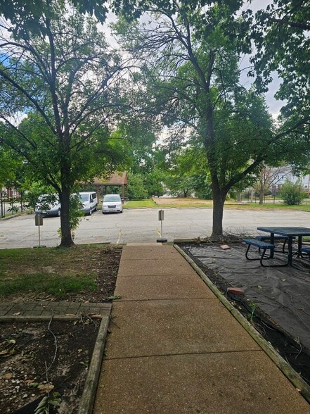 More Photos Of 2800 Caroline St, Saint Louis Specialty For Sale
