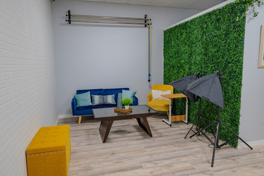 More Photos Of 642-660 SW Port St Lucie Blvd, Port Saint Lucie Coworking Space