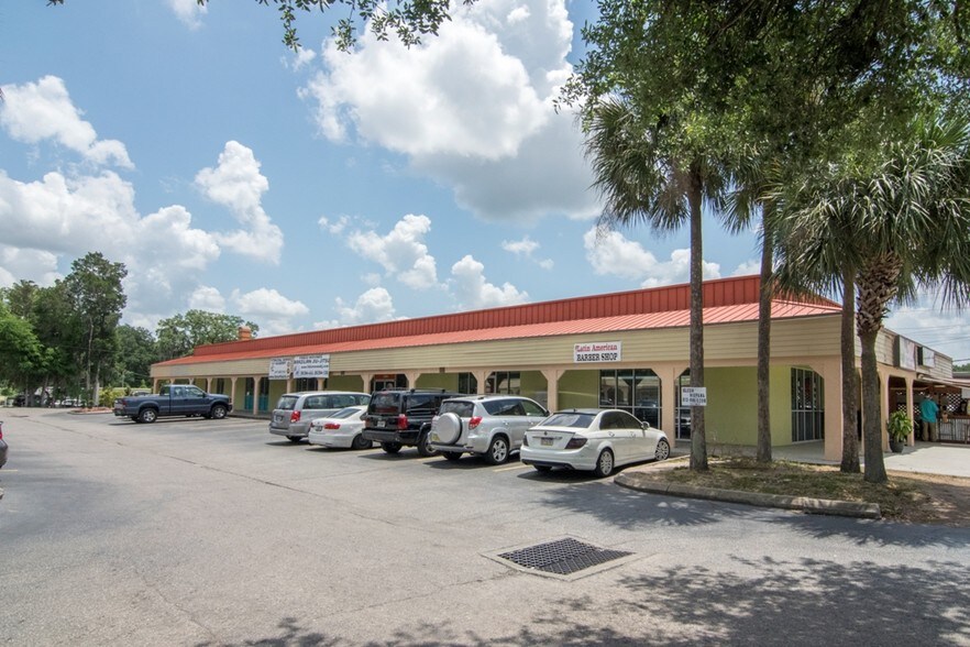More Photos Of 131 N Mount Carmel Rd, Valrico Unknown For Lease