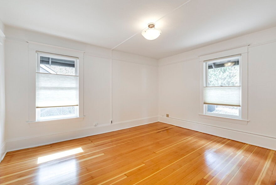 More Photos Of 1825 SE 7th Ave, Portland Loft Creative Space For Sale