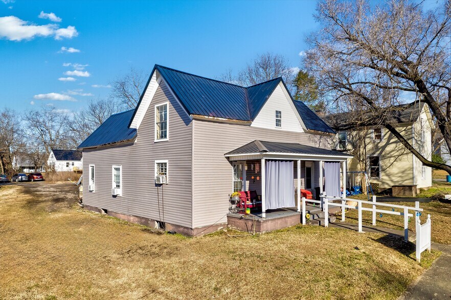 More Photos Of 706 Washington Ave, Etowah Multifamily For Sale