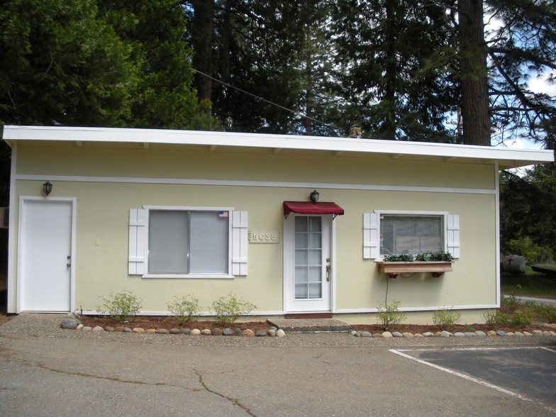 Primary Photo Of 5639 Pony Express Trl, Camino General Retail For Lease