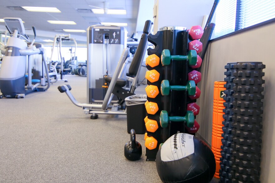 More Photos Of 301 NW 63rd St, Oklahoma City Office For Lease