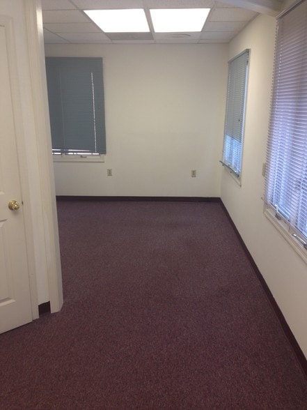 More Photos Of 186 Thomas Johnson Dr, Frederick Unknown For Lease