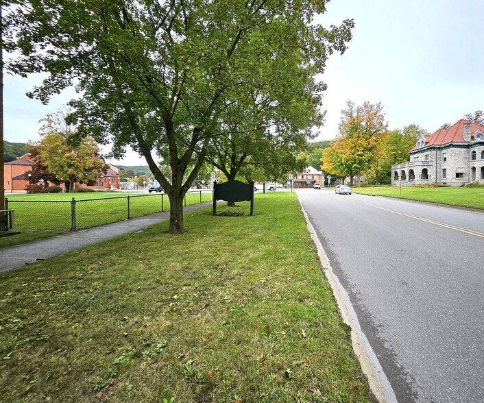 More Photos Of 331 Main St, Ridgway Office For Lease