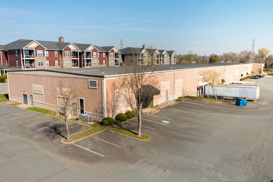More Photos Of 8160 Regent Pky, Fort Mill Flex For Lease