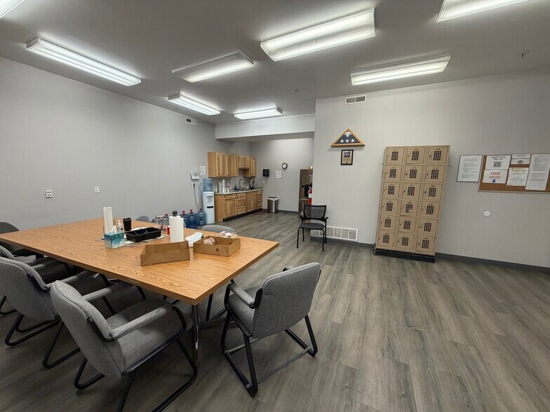 More Photos Of 2331 W Park Ave, Cedar City Distribution For Sale