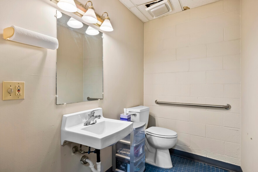 More Photos Of 433 N Pearl St, Albany Warehouse For Sale