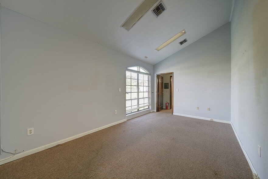 More Photos Of 9245 SW 158th Ln, Miami Office For Lease