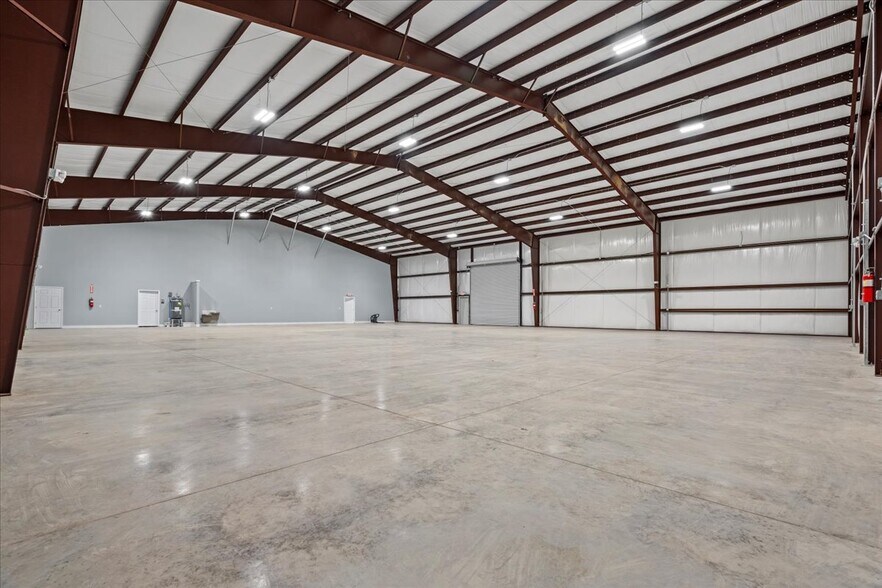 More Photos Of 3345 Willow Creek Rd, Florence Flex For Lease