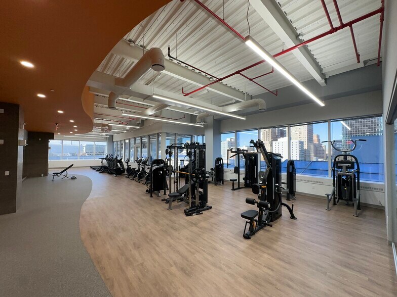 More Photos Of 1085 Raymond Blvd, Newark Office For Lease