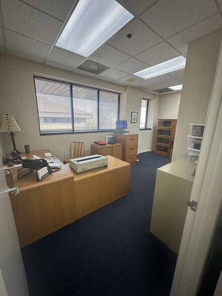 More Photos Of 560 Riverside Dr, Salisbury Medical For Sale