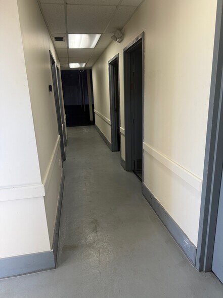 More Photos Of 36 Cedar St, East Hartford Manufacturing For Lease