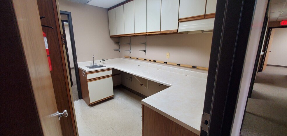 More Photos Of 1260 County Road E W, Arden Hills Medical For Lease