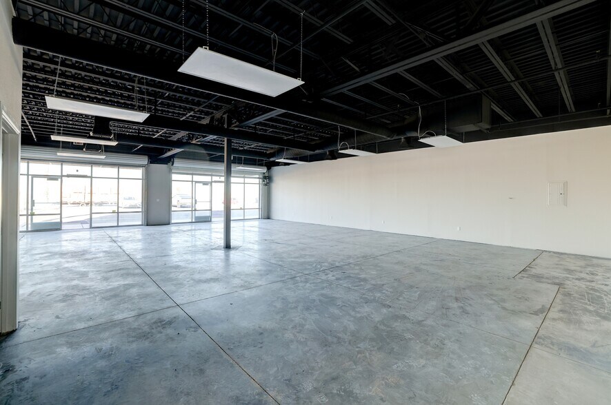 More Photos Of 6525 S Bruce St, Las Vegas Warehouse For Lease