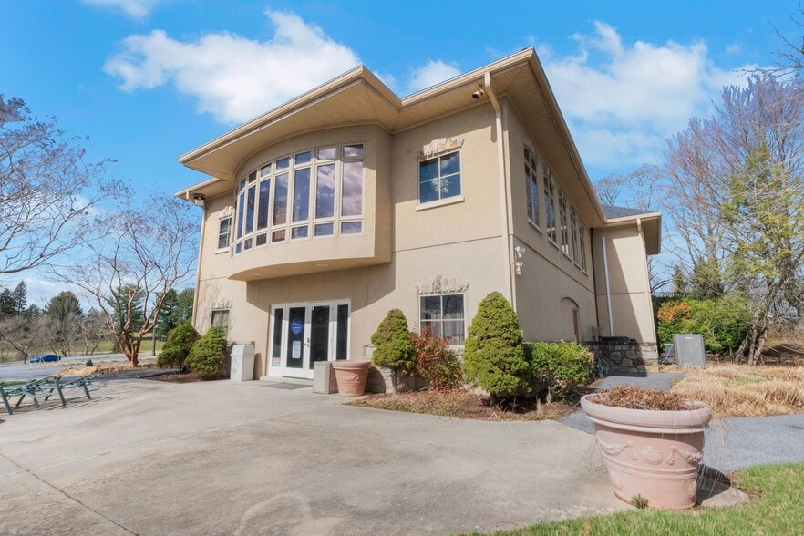 More Photos Of 11411 Gas House Pike, New Market Fitness Center For Sale