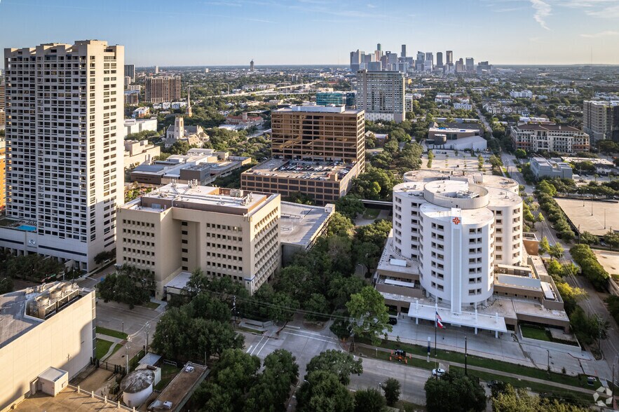 More Photos Of 1200 Binz St, Houston Medical For Lease