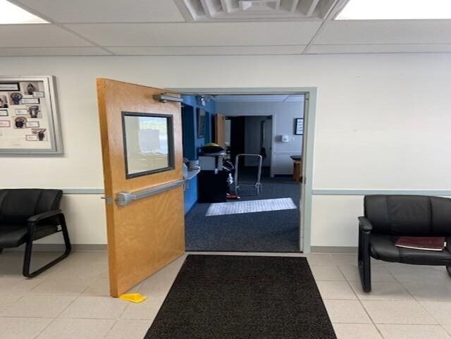 More Photos Of 101 Floral Vale Blvd, Yardley Bank For Lease