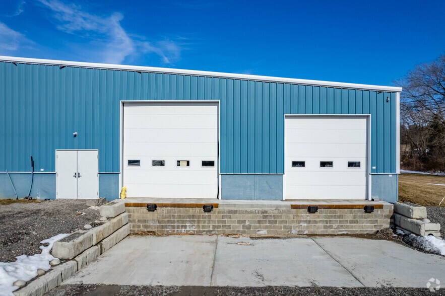 More Photos Of 140 Wilson Rd, Bentleyville Light Distribution For Lease