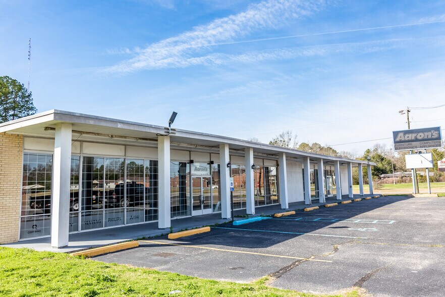 Primary Photo Of 603 N Main St, Darlington Storefront Retail Office For Sale