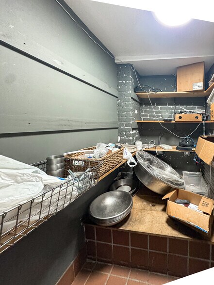 More Photos Of 646 Manhattan Ave, Brooklyn Storefront Retail Residential For Lease