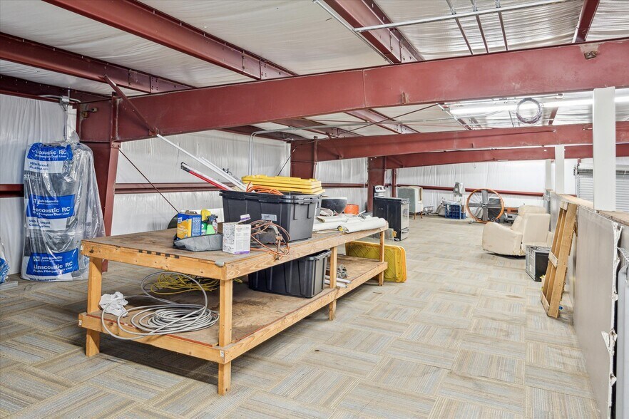 More Photos Of 11126 Timber Crest Dr, Houston Warehouse For Lease