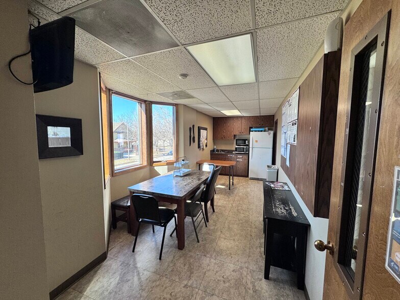 More Photos Of 1100 N Topeka St, Wichita Office For Sale