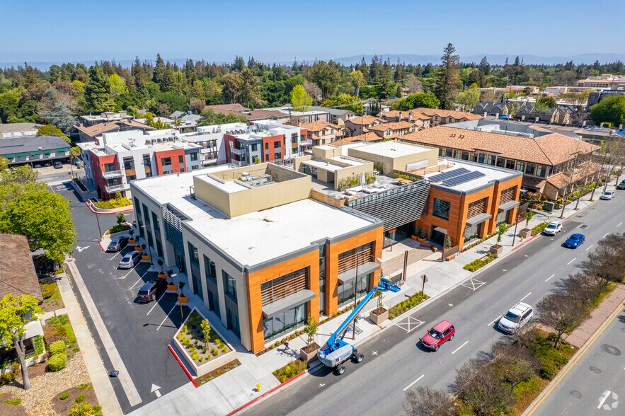 More Photos Of 1540 El Camino Real, Menlo Park Office For Sale