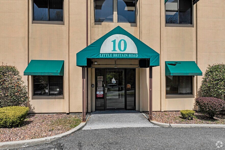 More Photos Of 10 Little Britain Rd, Newburgh Medical For Lease